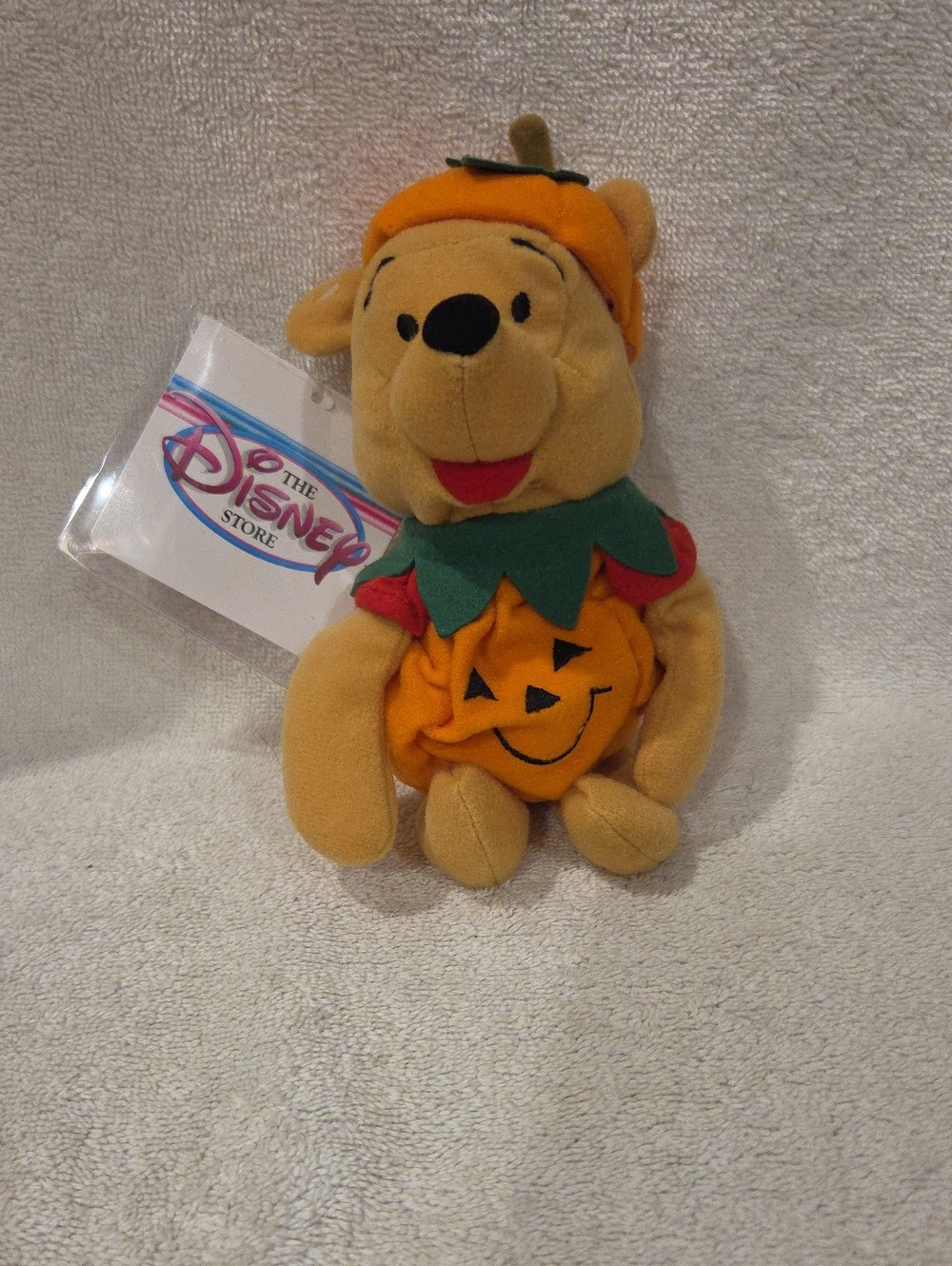 PUMPKIN POOH 8" BEANBAG TOY